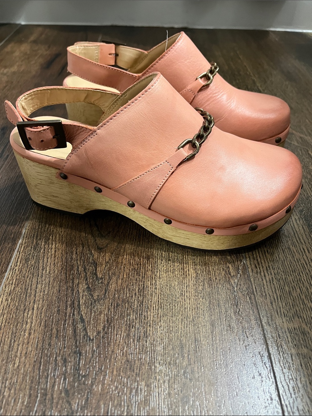 Women's Silent D Pink Leather Chain Clog Sandals
